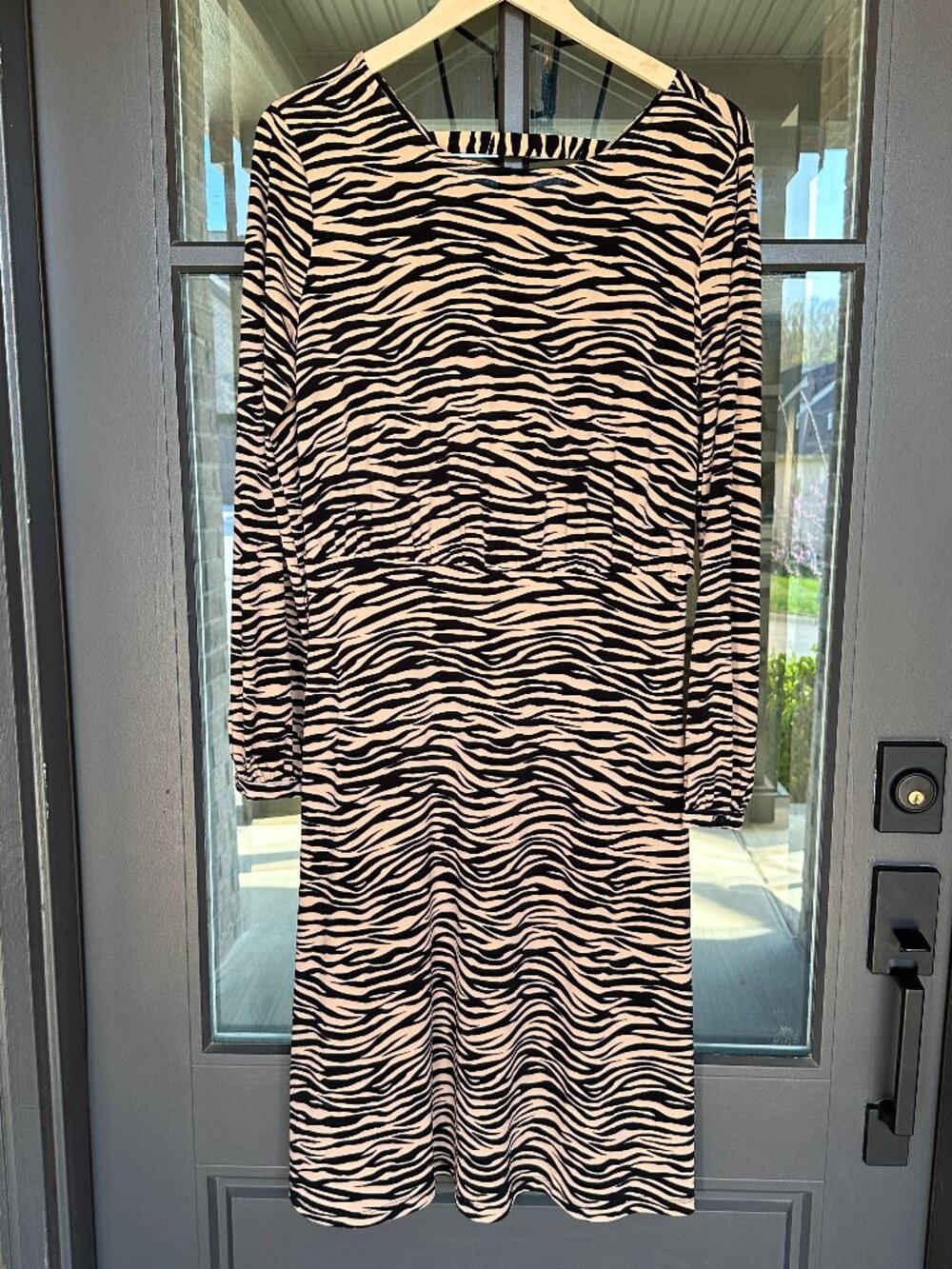 LOFT Long Sleeve Empire Waist Midi Dress Size 6 Black & Tan Animal Print Stretch